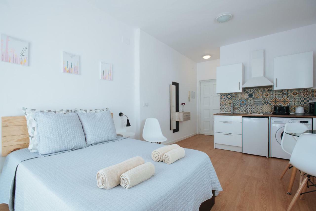 Charming Terrace - Sunny Chill Out Terrace Apartment Seville Ngoại thất bức ảnh